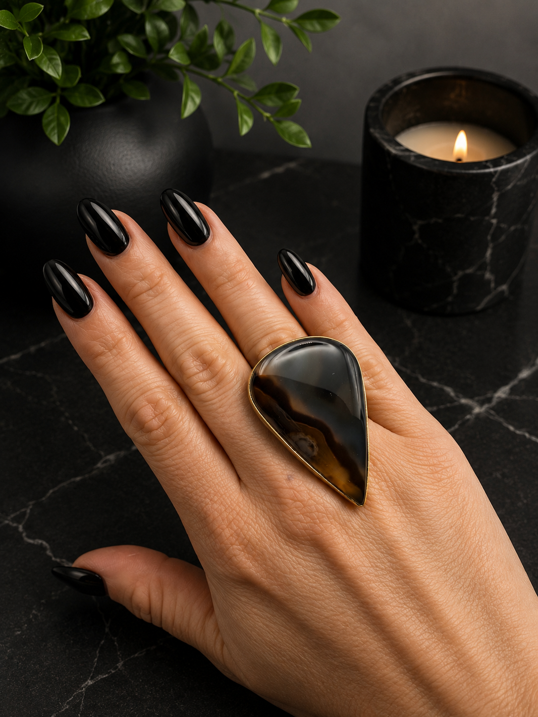 Tormenta — Dark Natural Agate Teardrop Ring