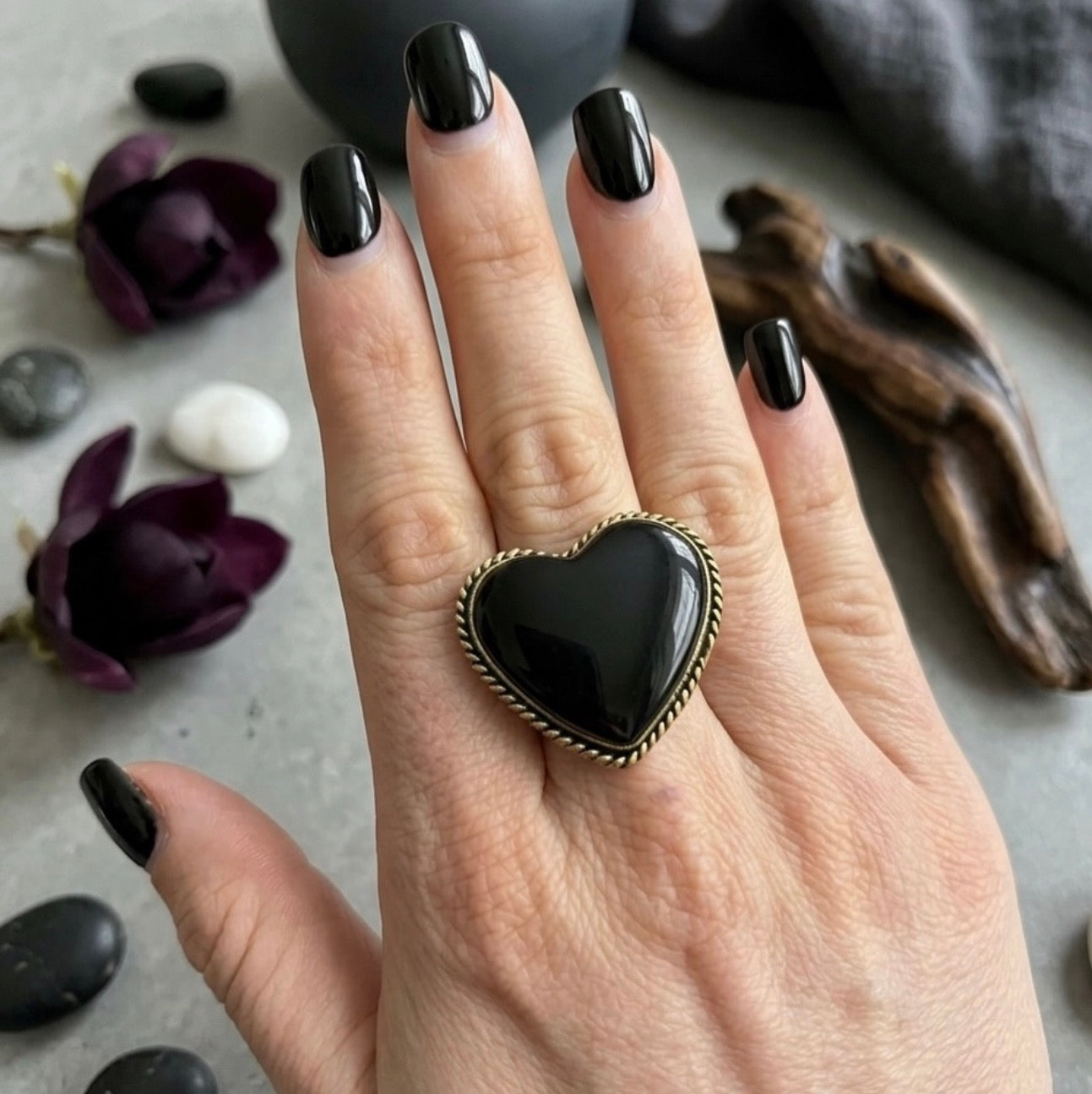 Corazón Noche — Black Onyx Heart Ring