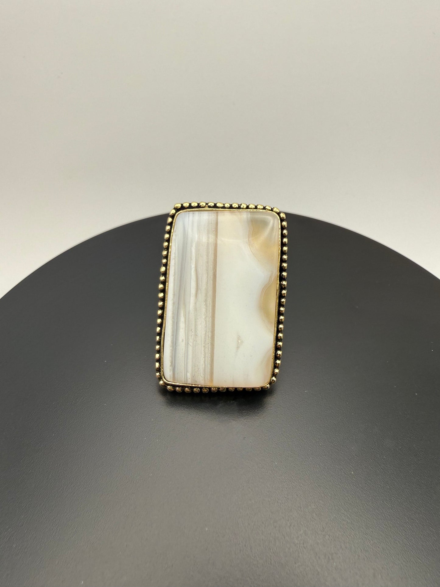 Neblina — Cream White Agate Rectangle Ring