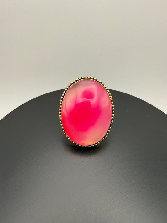 Rosa Eléctrica — Bright Pink Agate Ring